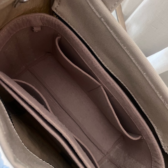 Marc Jacobs Tote Bag - Tan Canvas - Picture 10 of 10